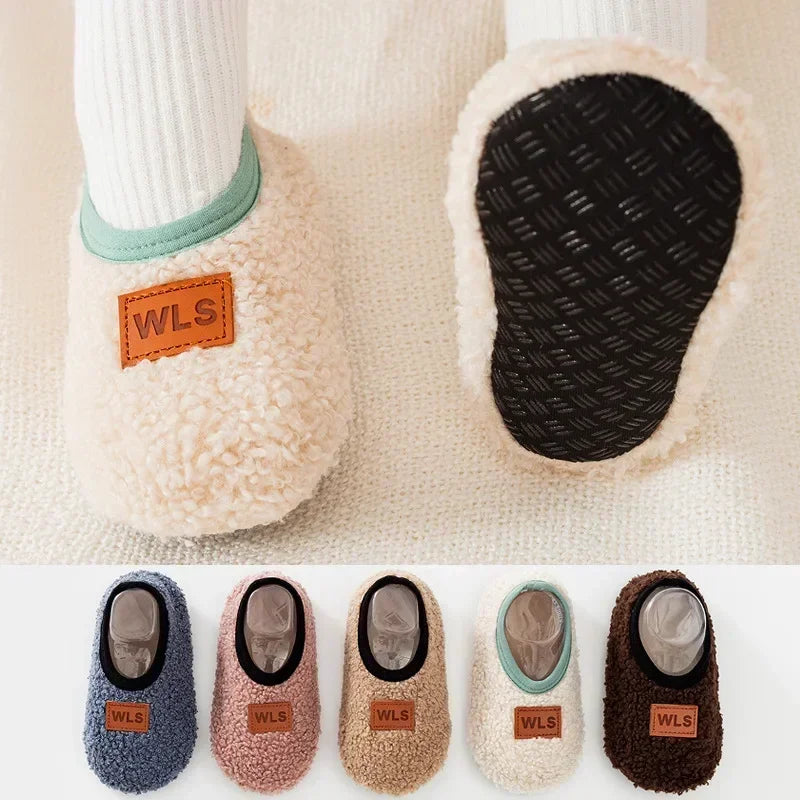 Non-slip slippers for children from 6 months to 4 years